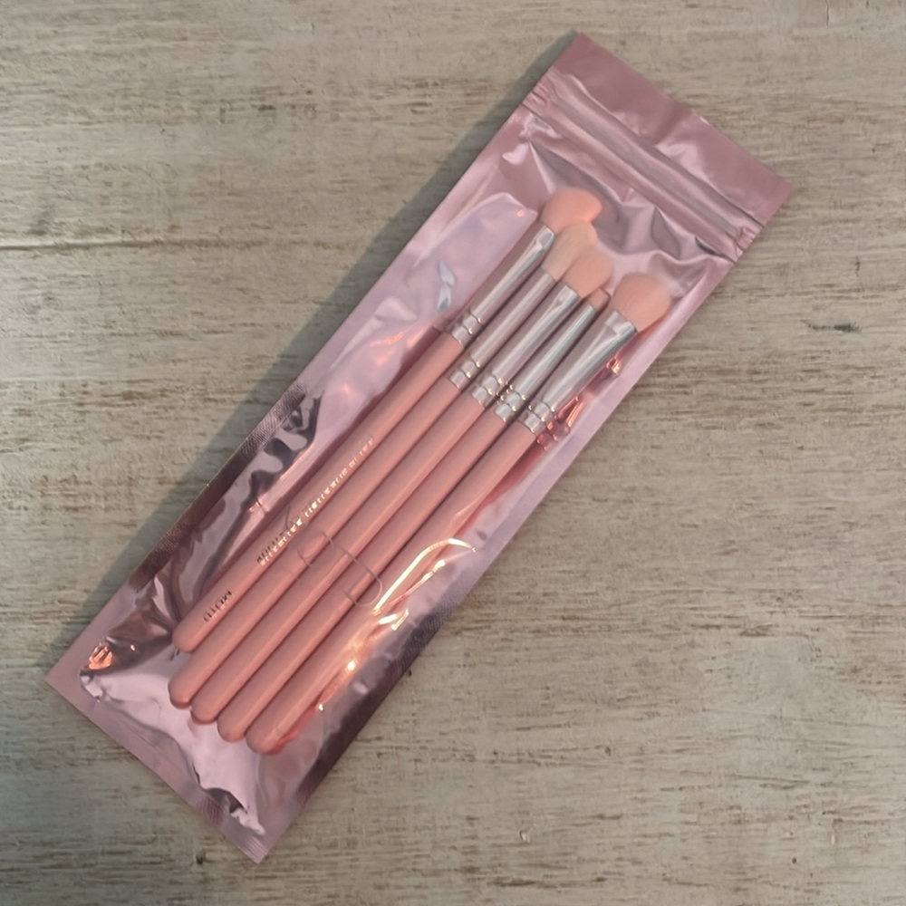 Pink Makeup Brush Set - Picture 3 of 4